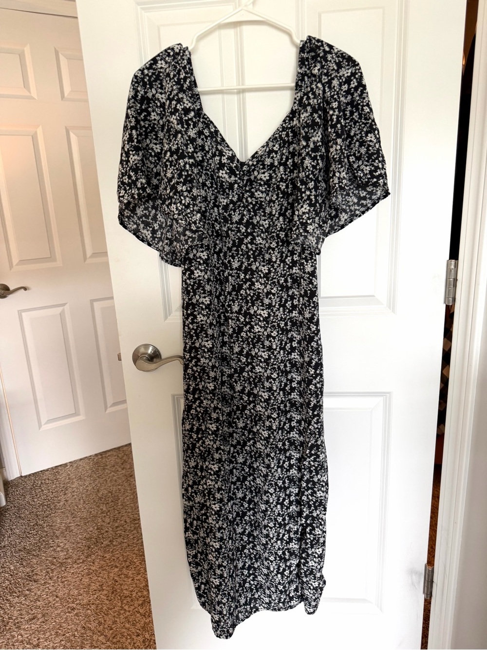 Black and White Floral Midi Dress | Size Medium